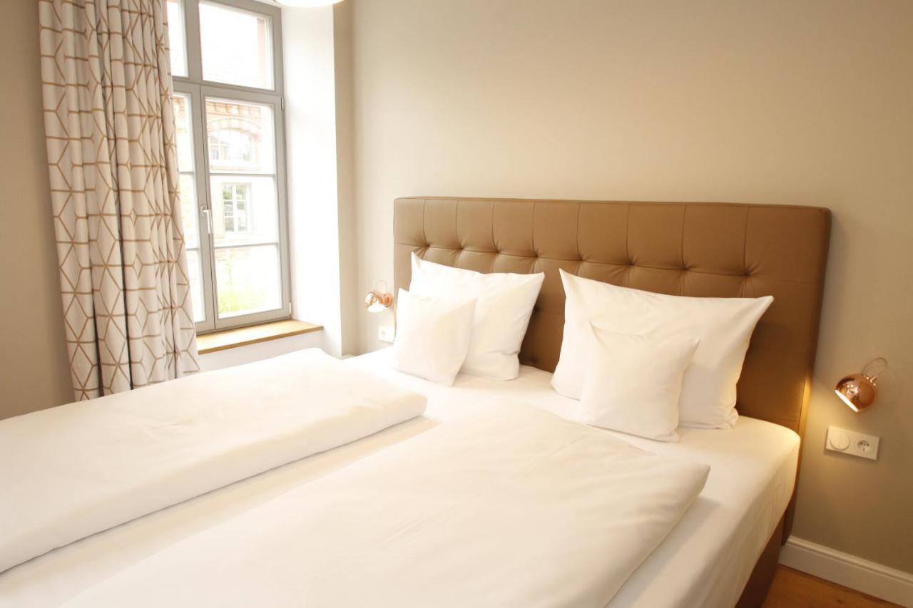 לנדאו אין דר פאלץ Amelie No 1 Hotel & Appartements מראה חיצוני תמונה