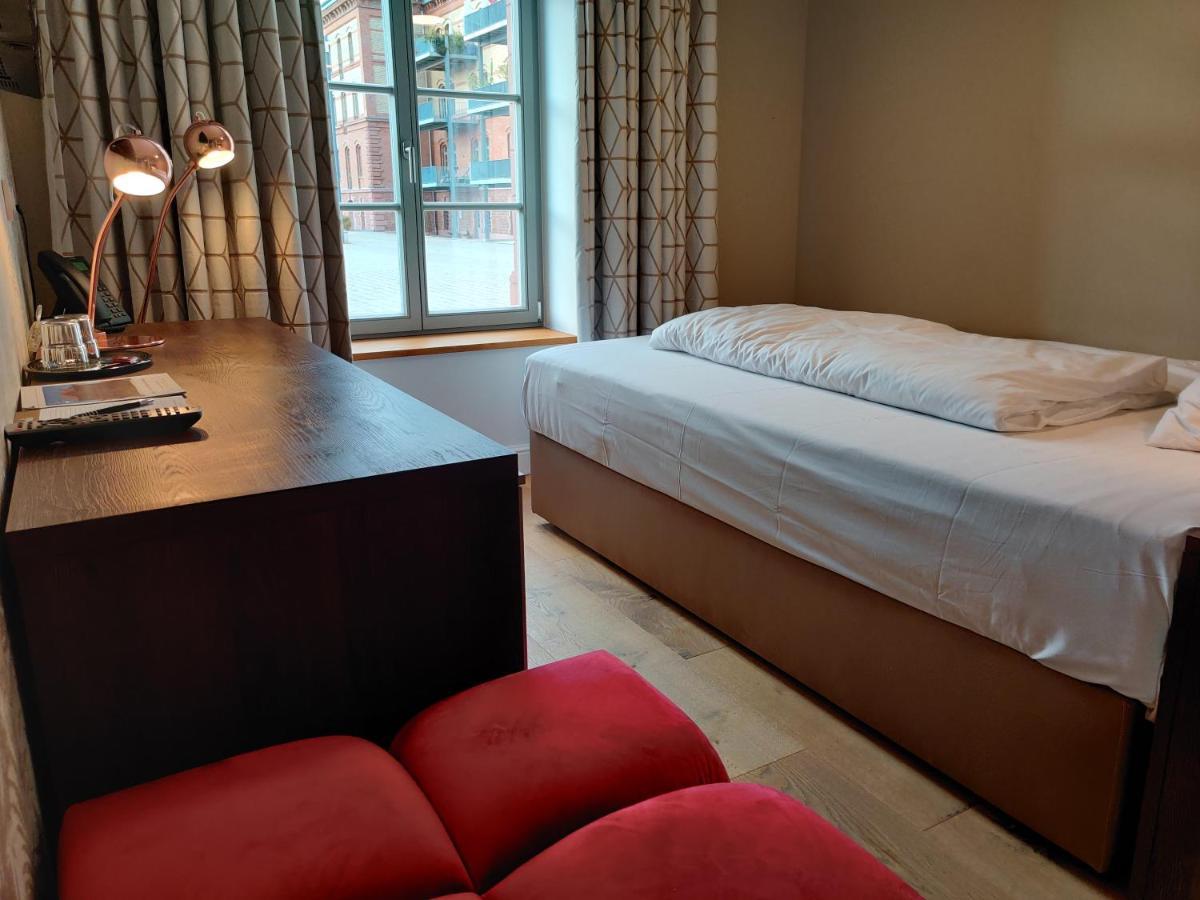 לנדאו אין דר פאלץ Amelie No 1 Hotel & Appartements מראה חיצוני תמונה