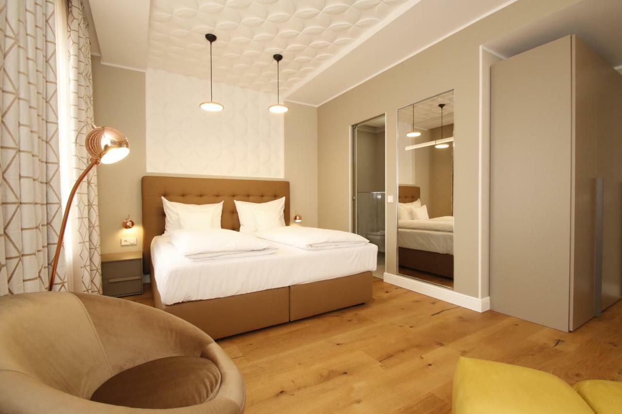 לנדאו אין דר פאלץ Amelie No 1 Hotel & Appartements מראה חיצוני תמונה