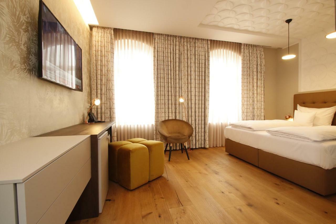 לנדאו אין דר פאלץ Amelie No 1 Hotel & Appartements מראה חיצוני תמונה