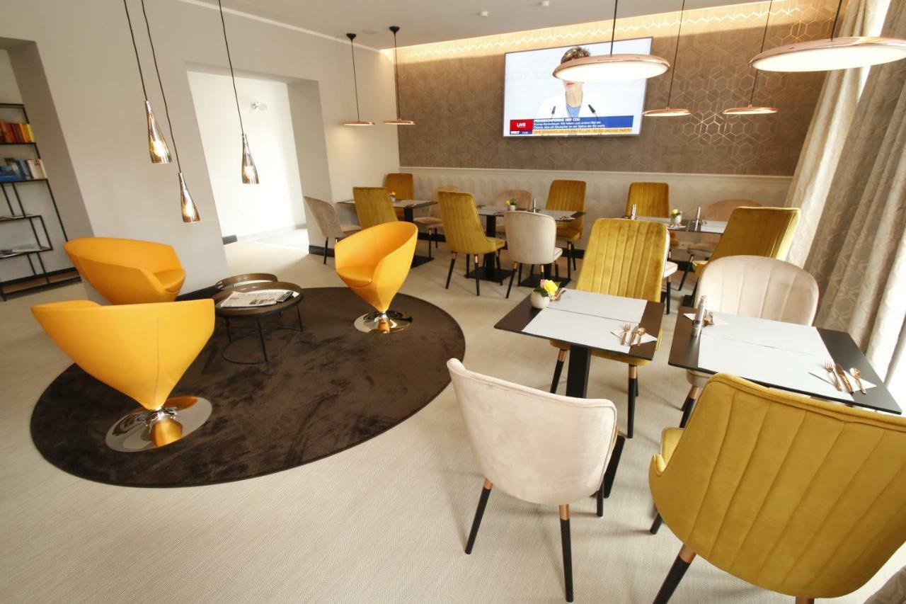לנדאו אין דר פאלץ Amelie No 1 Hotel & Appartements מראה חיצוני תמונה