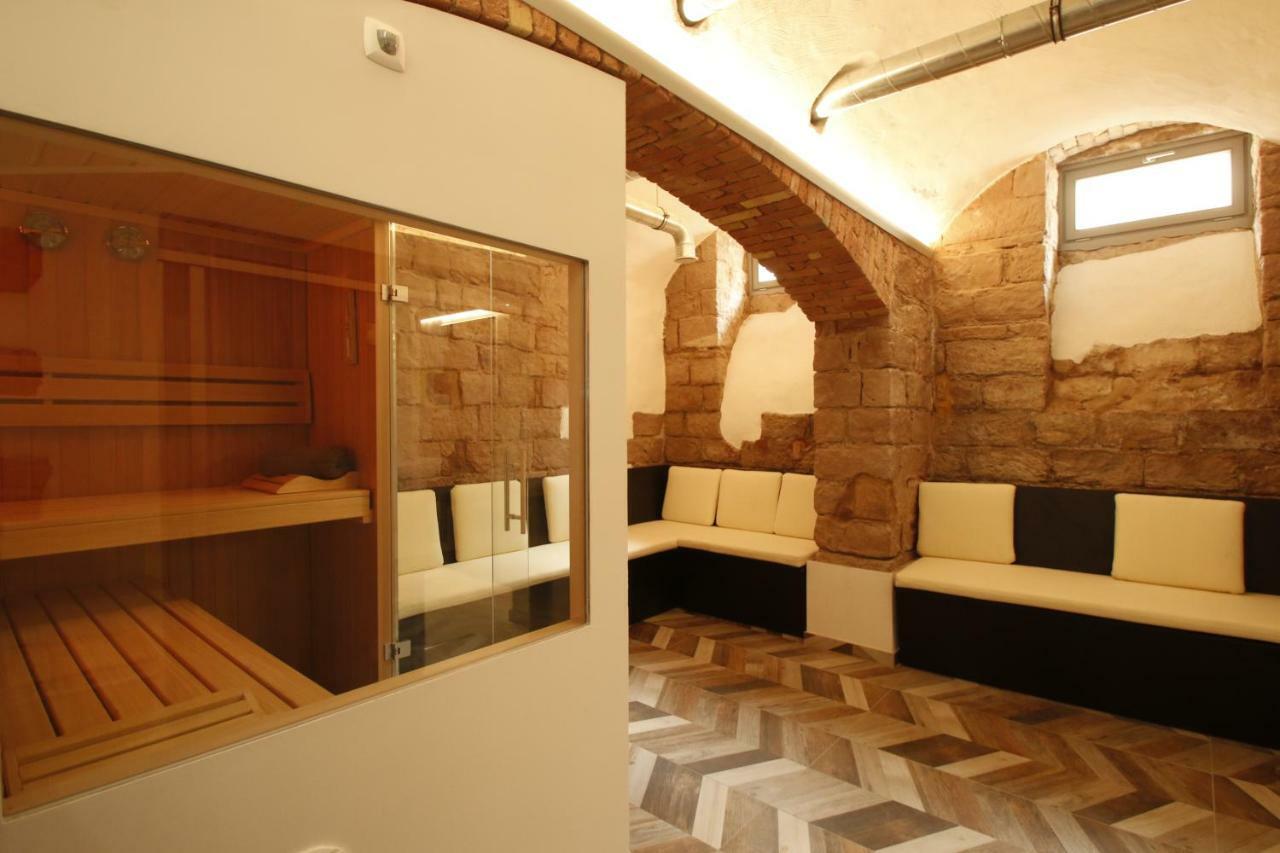לנדאו אין דר פאלץ Amelie No 1 Hotel & Appartements מראה חיצוני תמונה