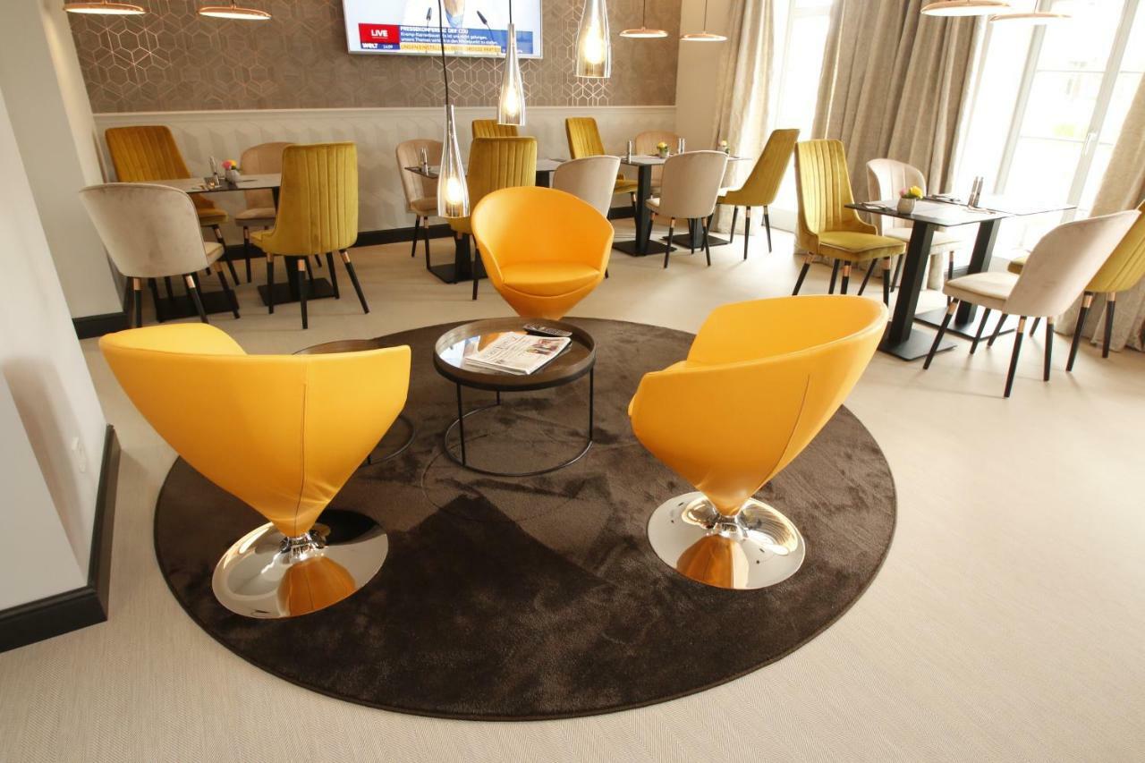 לנדאו אין דר פאלץ Amelie No 1 Hotel & Appartements מראה חיצוני תמונה