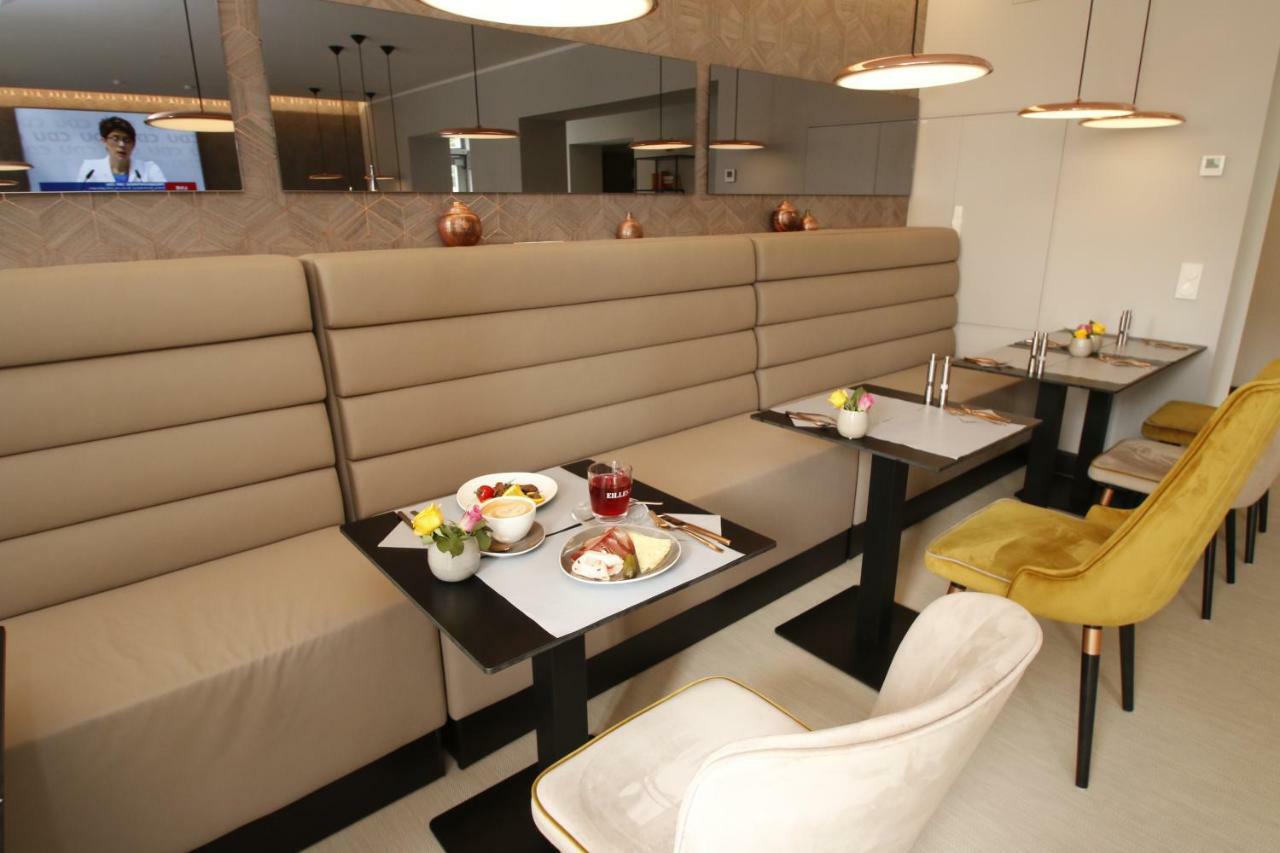 לנדאו אין דר פאלץ Amelie No 1 Hotel & Appartements מראה חיצוני תמונה